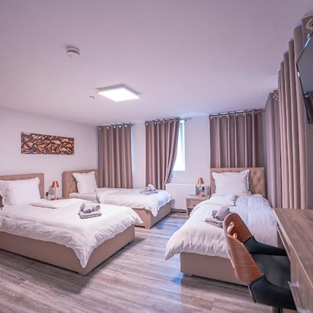 Village Bistro & Bar Fremdenzimmer Dettingen an der Erms Exteriör bild