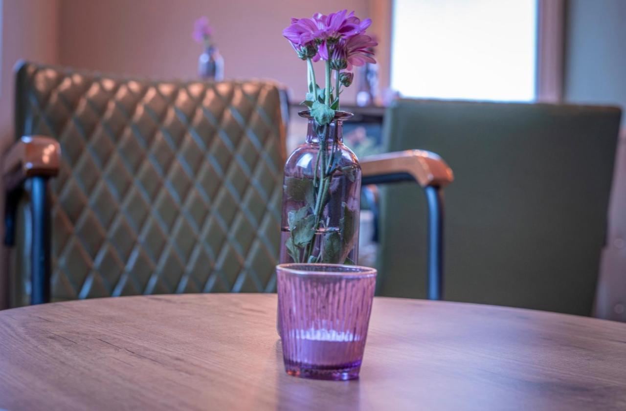 Village Bistro & Bar Fremdenzimmer Dettingen an der Erms Exteriör bild
