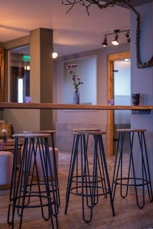 Village Bistro & Bar Fremdenzimmer Dettingen an der Erms Exteriör bild