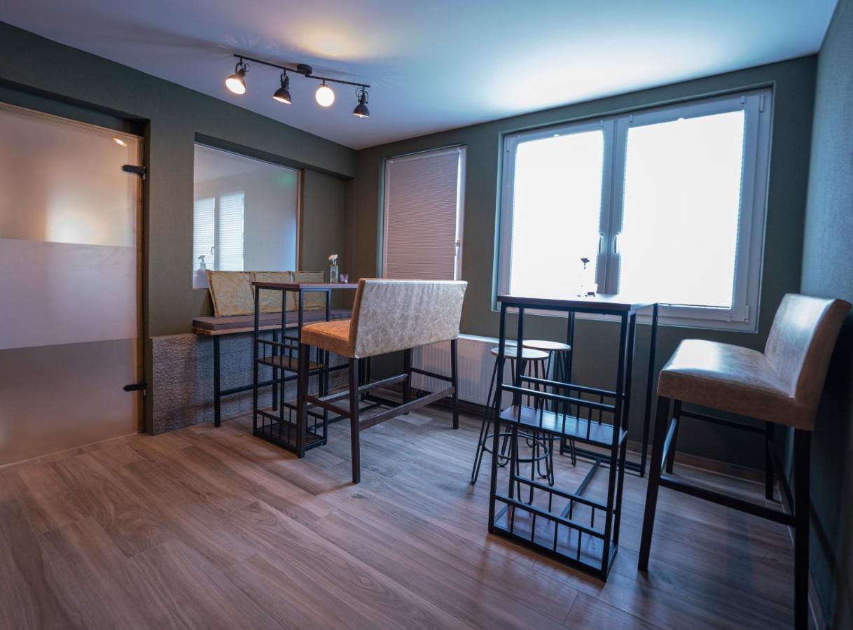 Village Bistro & Bar Fremdenzimmer Dettingen an der Erms Exteriör bild