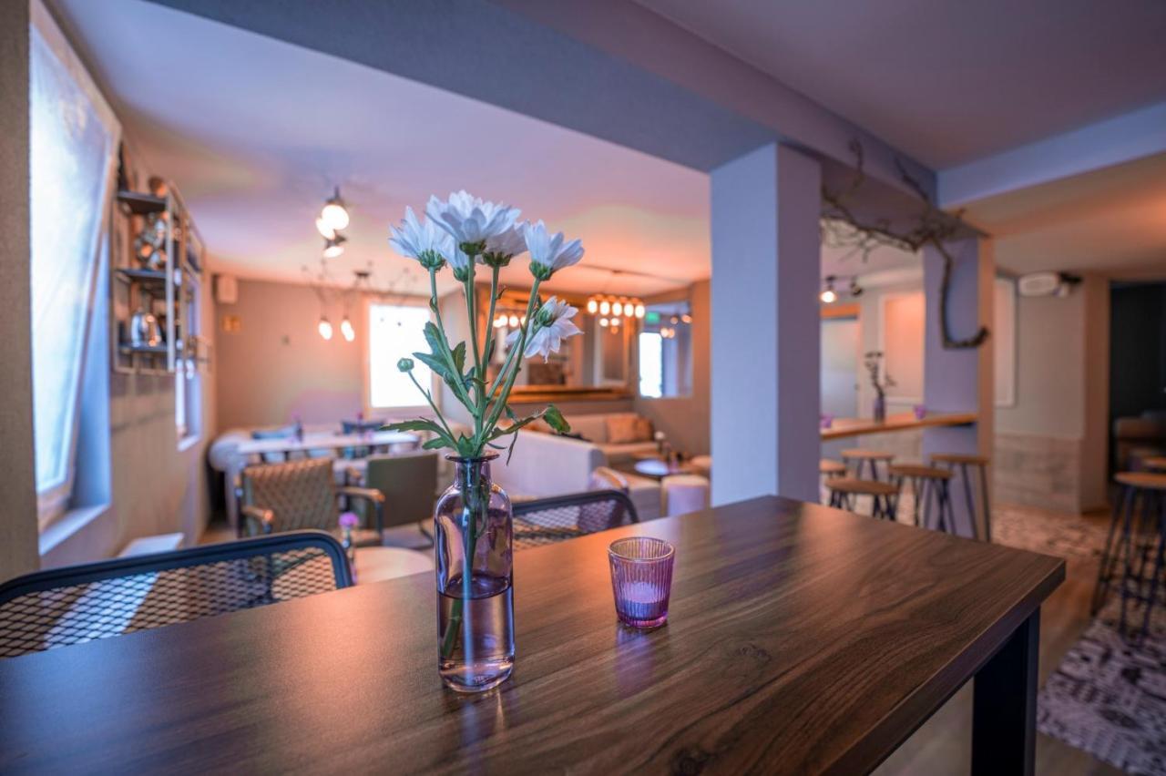 Village Bistro & Bar Fremdenzimmer Dettingen an der Erms Exteriör bild