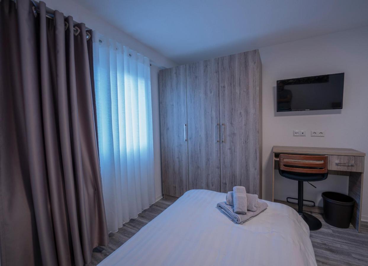 Village Bistro & Bar Fremdenzimmer Dettingen an der Erms Exteriör bild