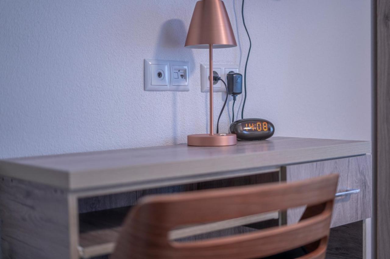 Village Bistro & Bar Fremdenzimmer Dettingen an der Erms Exteriör bild